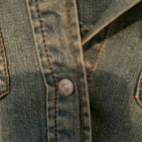 Levi’s Red Tab shirt - Picture 8 of 9